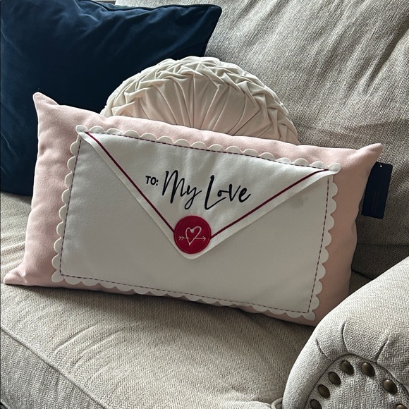 NEW! Shabby Chic Vintage Inspired Valentines postage Post Card Love Heart Pillow - Picture 3 of 8